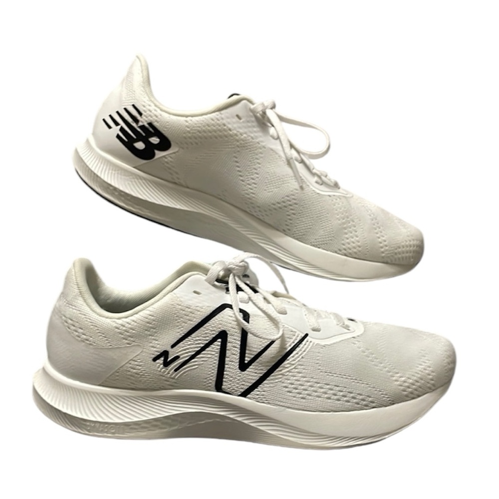 New Balance Women's Dynasoft Pro Run V2 Running Shoe Size 10 Women's White Black